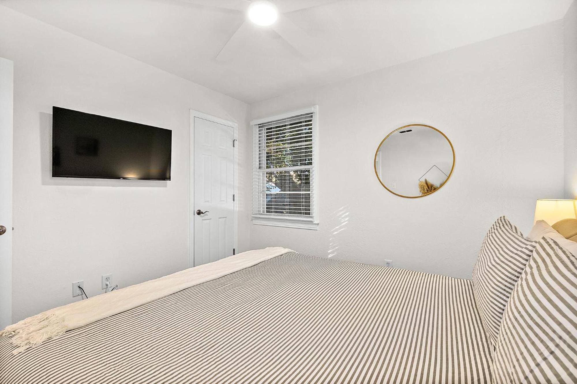 Private Uptown Flat - Walk To Nights Of Lights! Apartment Сент Августин Екстериор снимка