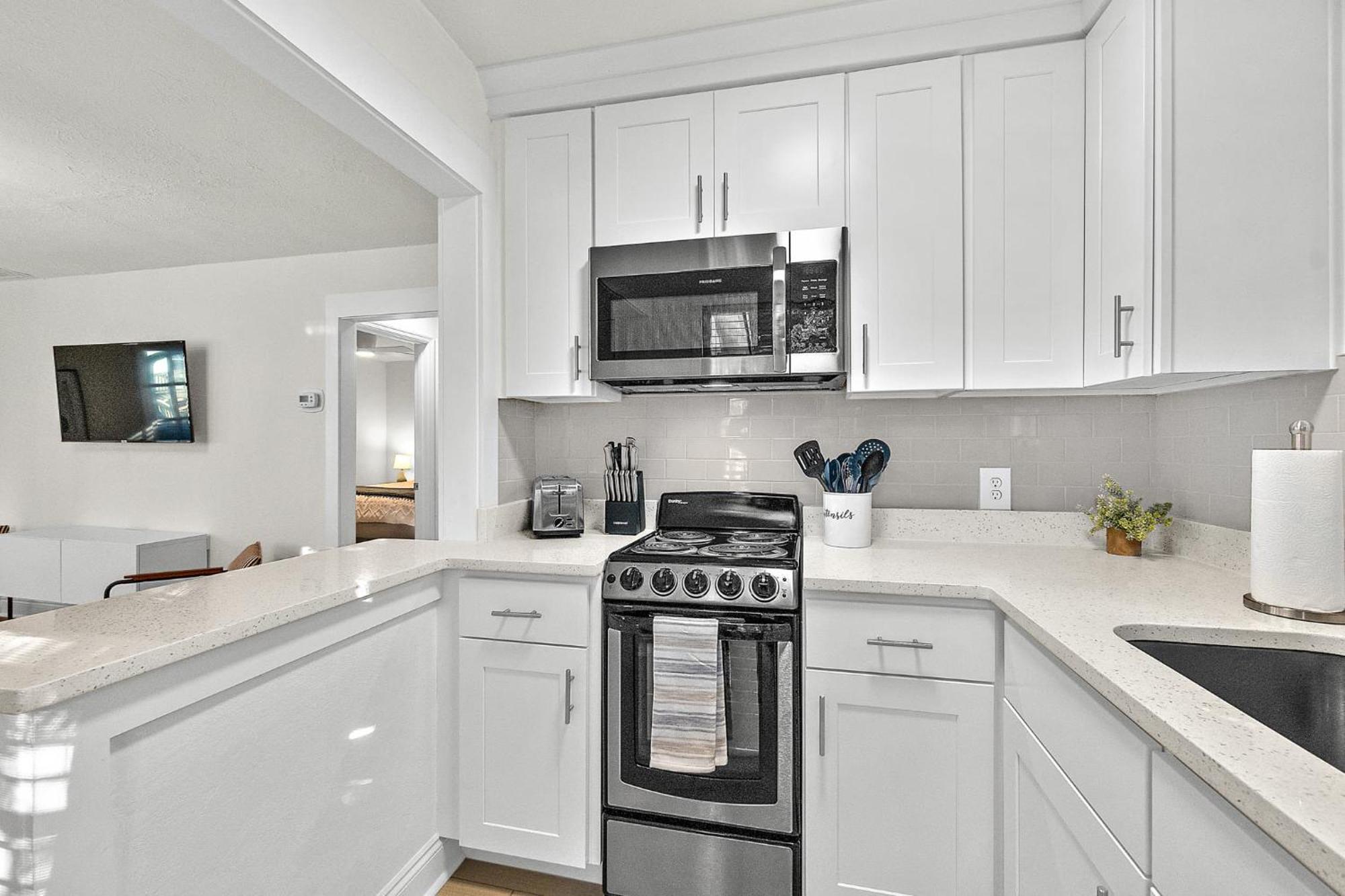 Private Uptown Flat - Walk To Nights Of Lights! Apartment Сент Августин Екстериор снимка